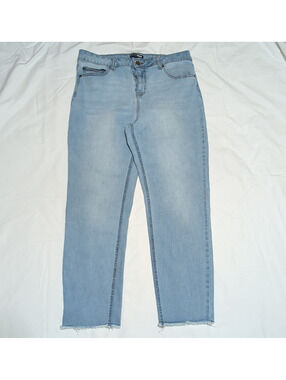 Fashion Nova Women’s Skinny Jeans Blue Light Wash Slim Mid Rise Cotton Denim